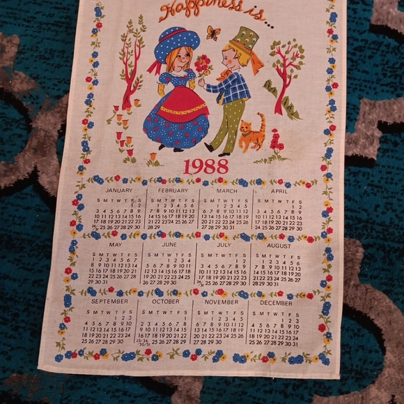 1988 " HAPPINESS IS " FABRIC LINEN SCROLL CALENDAR MAN AND WOMEN FLOWERS - Picture 2 of 3